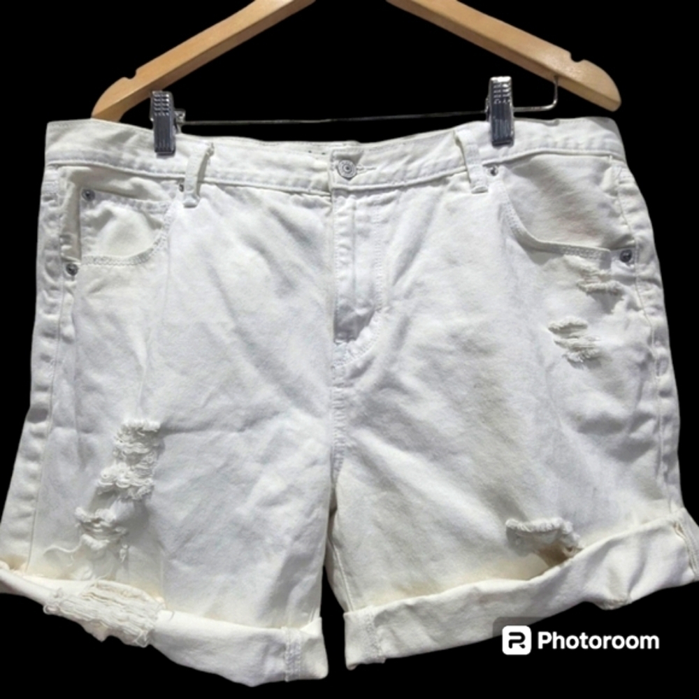 Mossimo Size 16 White Frayed Jean Boyfriend Shorts Summer VCAY Beachy